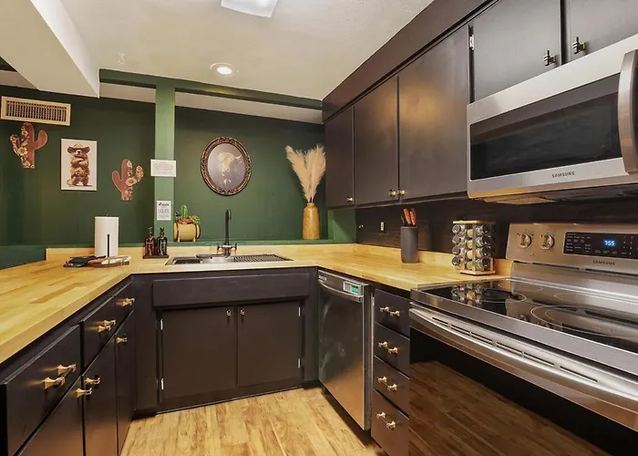 New! Hillside Getaway In The Pines, Games, Poker * Pine