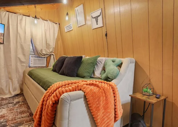 New! Hillside Getaway In The Pines, Games, Poker Pine