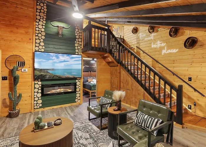 New! Hillside Getaway In The Pines, Games, Poker Chalet
